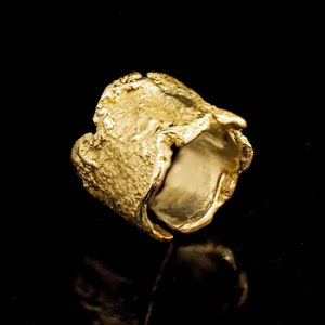 18K Terra Viva Ring, Gold Statement Ring, Handmade Textured Ring, Unique Band Ring, Chunky Gold Ring, Elegant Jewelry for Women