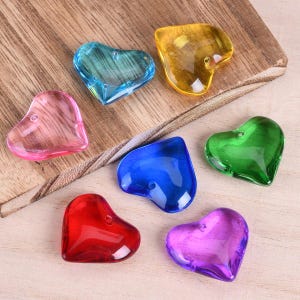 5 pezzi a forma di cuore da 25 mm con parte superiore in cristallo lucido, perline pendenti sciolte forate per la creazione di gioielli, fai da te e artigianato.