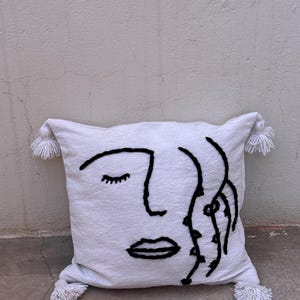 Modern Minimalist Handmade Moroccan Pillow Cover – Abstract Line Art with Tassels – Boho Decorative Cushion Cover