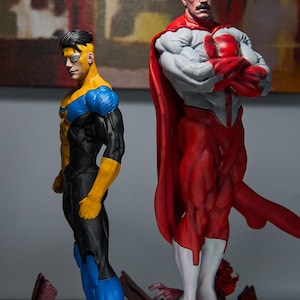 Invincible Statue Figure Scale 1/6 Blue Suit Mark & Omniman - Etsy