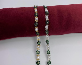 Pearl Dark Green Beaded Flower Bracelet, Floral Bracelet, Gold Jewellery, Silver Jewellery, Gift for Her, Pearl Bracelet,Aesthetic Jewellery