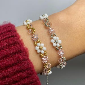 Beaded Pink Flower Bracelet, Daisy Bracelet, Handmade Bracelet, Pink Crystal Bracelet, Gold Bracelet, Gift for Her, Unique Birthday Gift,