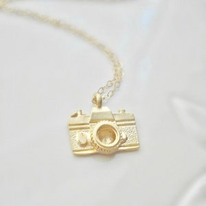 Little Camera Necklace In Gold Or Silver, Gift for Photographer Gold Camera Necklace Minimalist Modern 14K Gold Filled Necklace Gift For Her image 3