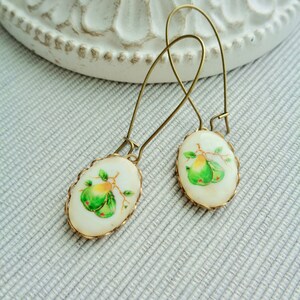Pear Earrings, Long Vintage Earrings, Bridgerton Inspired Vintage Cabochon Earrings, White Green Oval Earrings, Gift For Her Kate Sharma