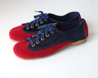 Vintage 60s Two Toned Navy & Red Velour Flats. Size 8