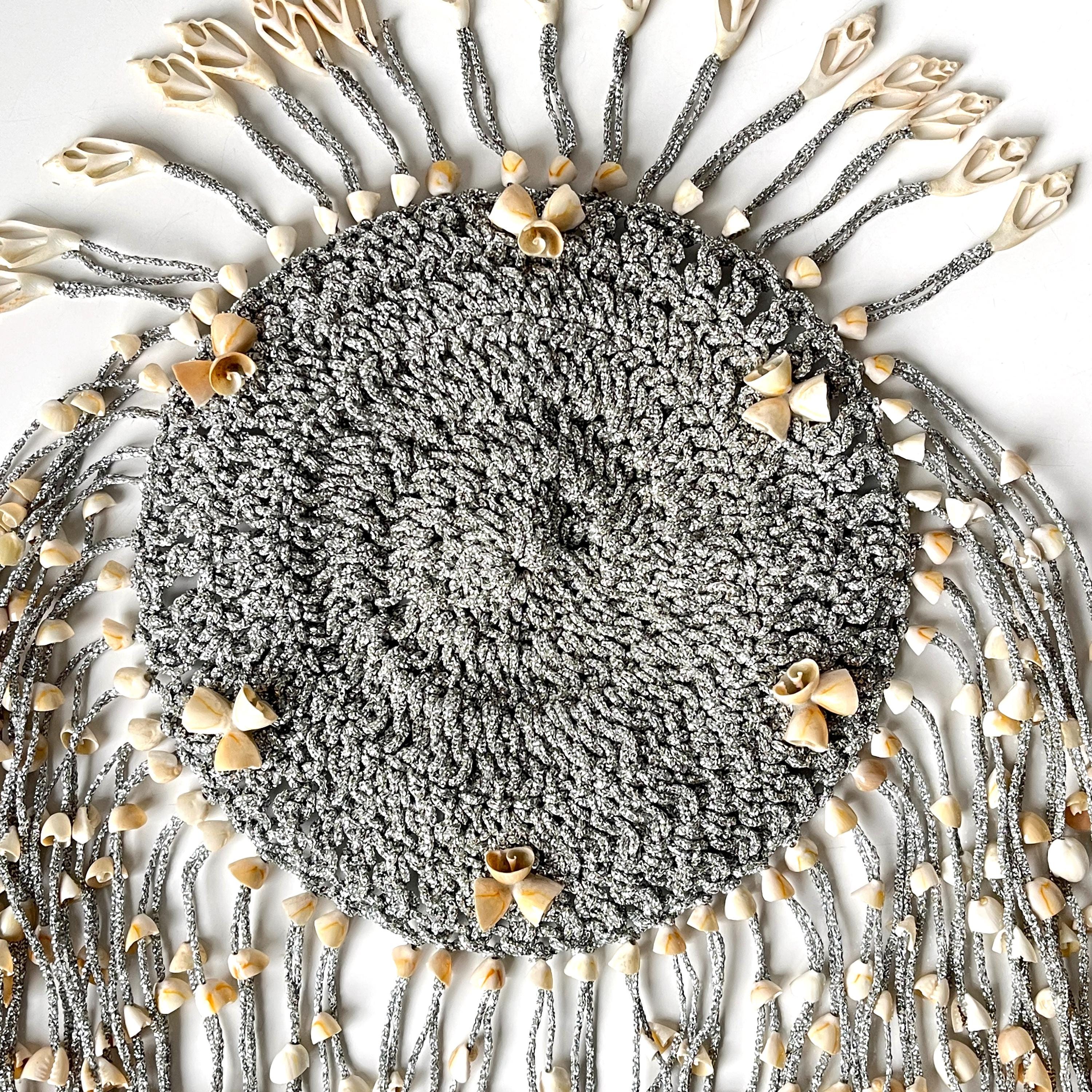 Rare Vintage 70s Cowrie and Chula Sea Shell Jewelry Crown  display picture 3