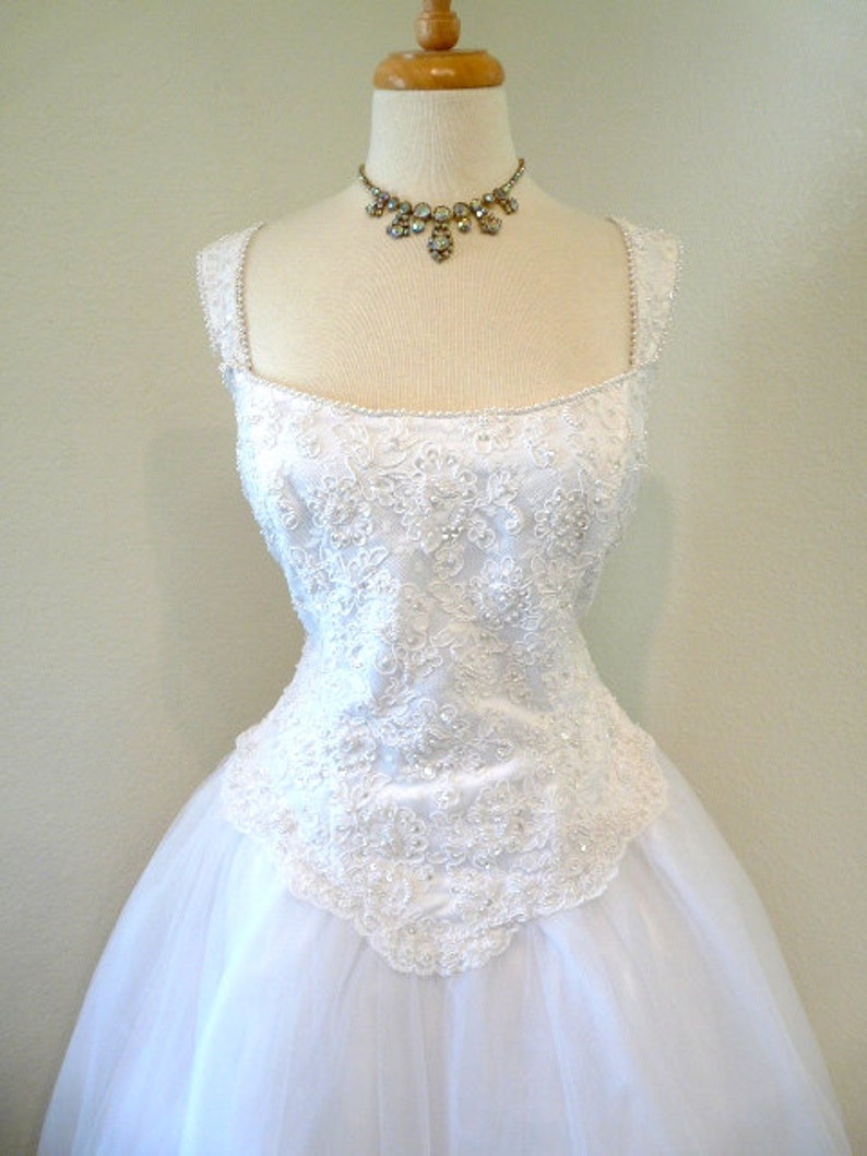 Romantic 1950's Suzy Perette Wedding dress, White Lace Corset Bust Pearl Beaded Bow Back Princess seam with Veil image 2