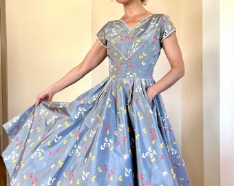 Vintage 1950s Novelty Butterfly print Dress Silver Blue Cotton Sundress with Pockets Full Skirt Garden Cocktail Party Size XS/S