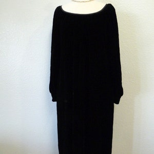 Vintage 1980s Velvet Black Dress Hidden Pocket Albert Nipon Party Formal dress Small / Medium image 4