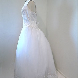 Romantic 1950's Suzy Perette Wedding dress, White Lace Corset Bust Pearl Beaded Bow Back Princess seam with Veil image 3