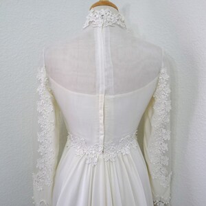 Spectacular 1960s William Cahill Wedding Dress Empire Sweetheart Lace with Small Train/ Small image 6