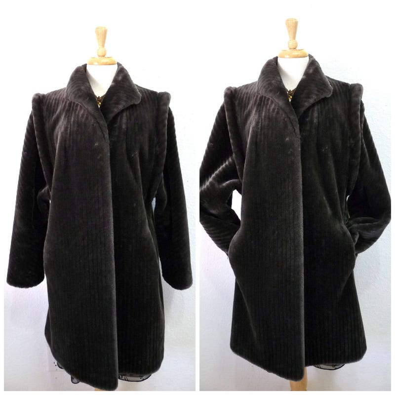 1960s Charcoal Gray Wool Coat Faux Fur Trim | S/M