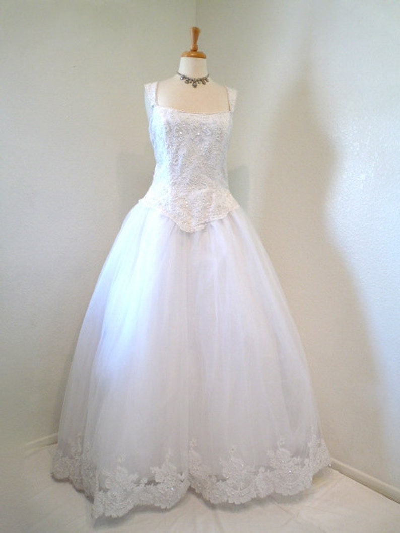 Romantic 1950's Suzy Perette Wedding dress, White Lace Corset Bust Pearl Beaded Bow Back Princess seam with Veil image 1