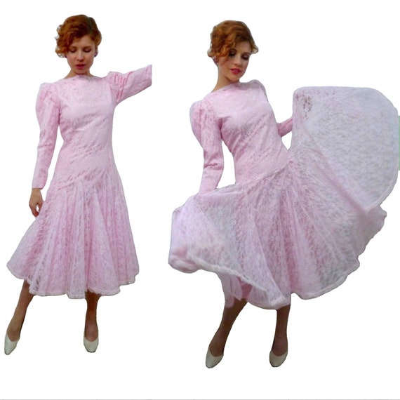 1950s dress Lace Pastel Pink CARLYE Super Full Ci… - image 1