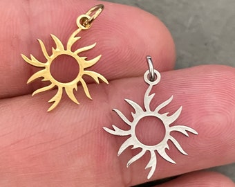 201 Stainless Steel Solar Eclipse Pendants, Sun, Gold or Stainless Steel Color, 17x16x1mm, Hole: 3mm - 2003
