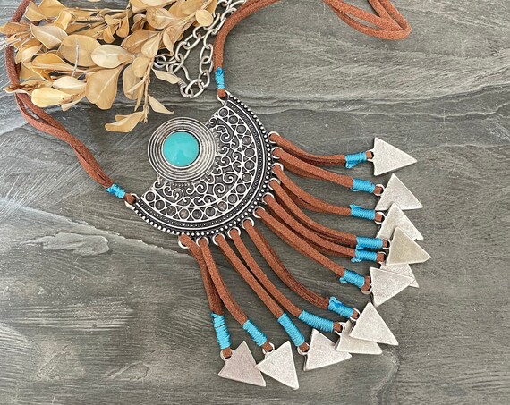 Bohemian pendant with leather chain - 1167