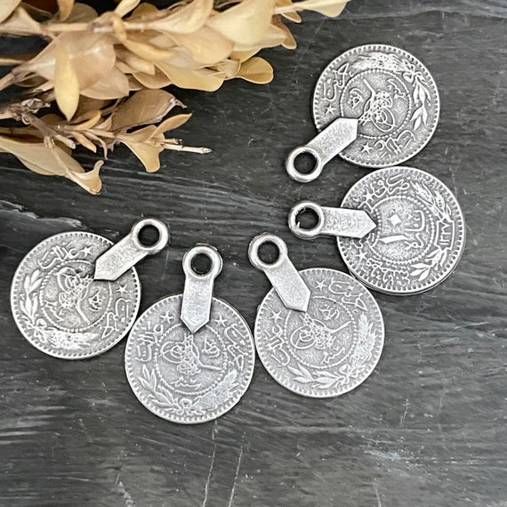 Antique Silver Plated Ottoman Coin. Wholesale earring findings for jewelry making parts.20 mm-  8256