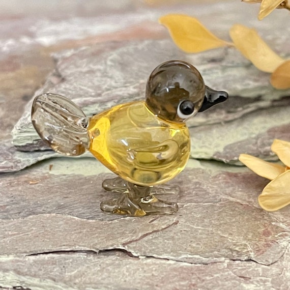 Happy little bird, glass lamp work  2039