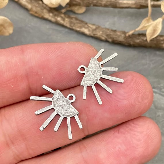Antique Silver Plated Pewter Earring Findings: Harmony Sunburst Charms (6 Pieces) - 8102