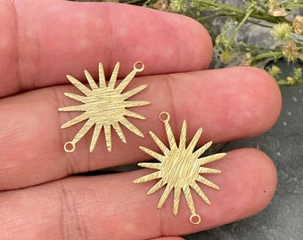 Dijes de sol de latón crudo: accesorios texturizados para pendientes (26,6 x 22,3 x 1 mm) - 3083