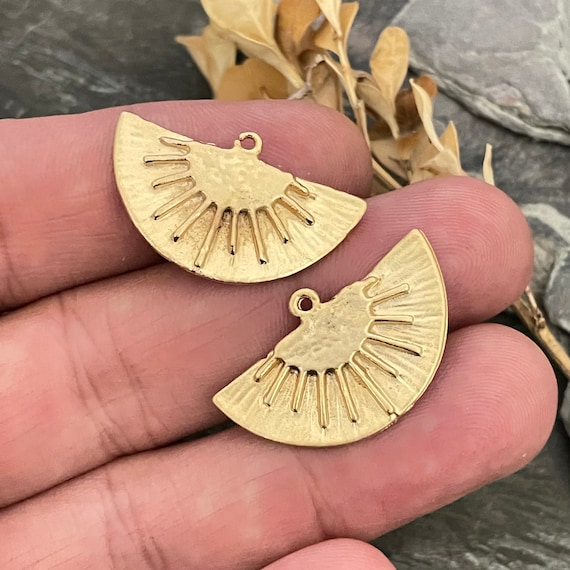 Gold Sun Charms. Matte Gold Plated Earring Parts. Bohemian Brass Earring Findings. - 1144