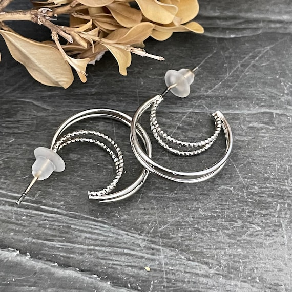 Minimalist Earrings: Geometric Studs for Chic Everyday Wear (Lightweight) S055