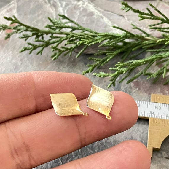 18K Gold Plated Brass Stud Earring Findings: Twist Rhombus, Nickel Free - 5132