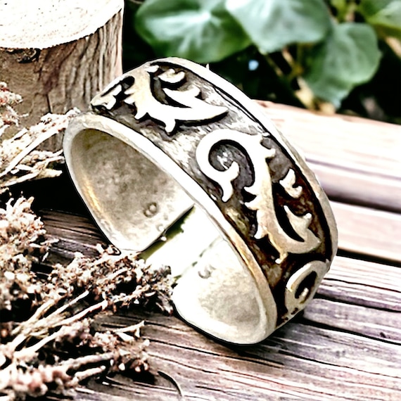 Antique Silver Plated Brass Adjustable Unique Ring. 4367
