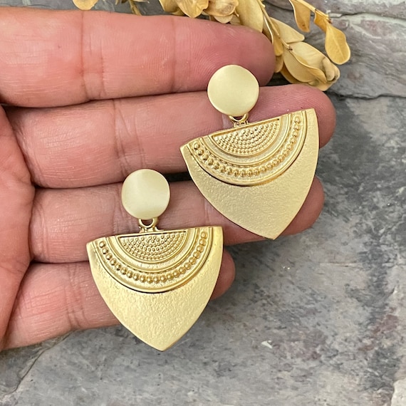 Minimalist Layered Earrings - Delicate Handcrafted Pieces for a Bohemian Look- 5572