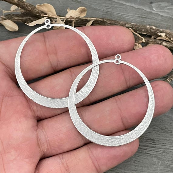 Antique Silver Plated Round Earring Charms: Bohemian Brass Findings (2 Pieces) - 8081