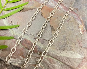 Chaîne Vintage Ancienne En Argent Plaqué Avec Pendentif - Bijou D'occasion, Style Rétro