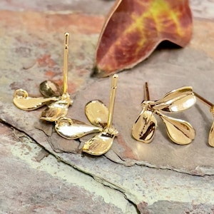 Hammered Gold Plated Brass Earring Studs: Circle Earring Posts - 5498