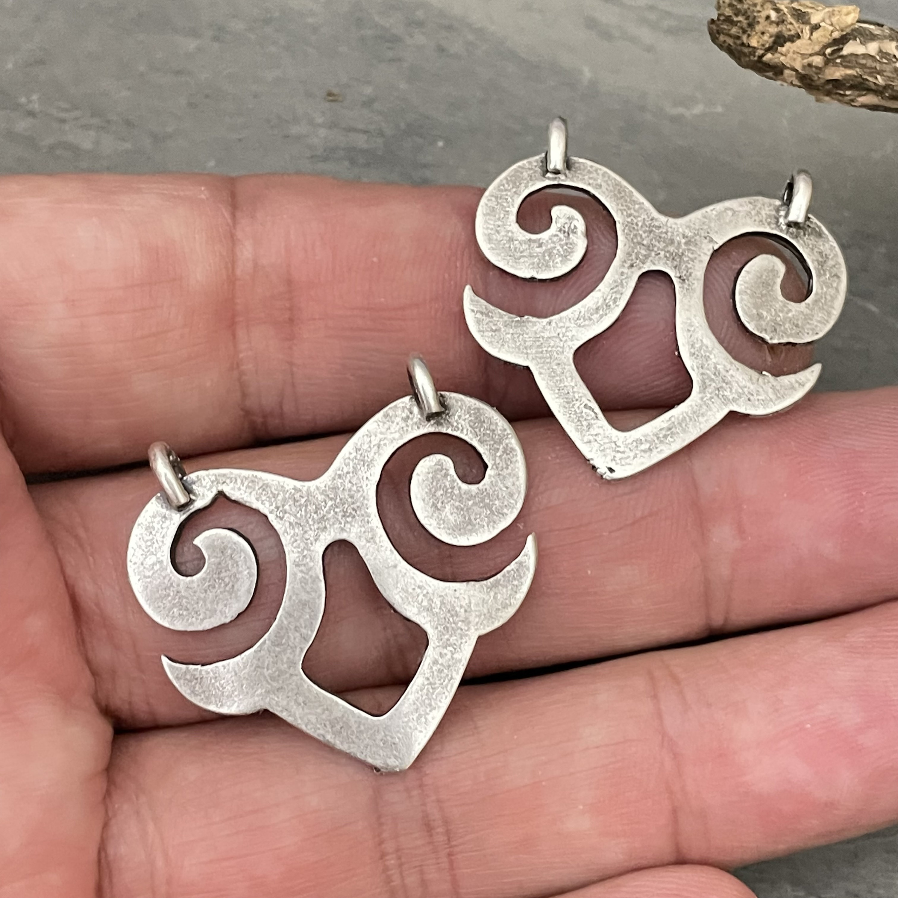 2 Pieces Wholesale earring findings for jewelry making. 8024