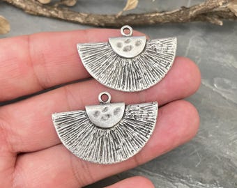 Colgantes para pendientes estilo boho chapados en plata antigua: Componentes para la fabricación de joyas