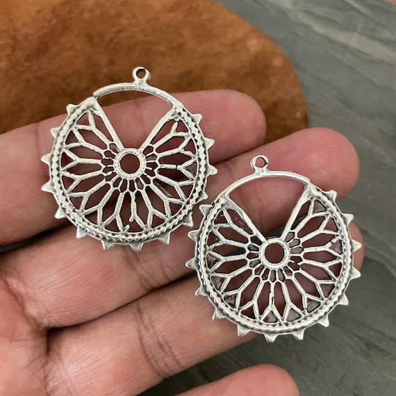 2 Pieces Ethnic Earring Parts. Pieces Antique Silver Sun dace Earring Findings. Silver Plated Earring Parts. (35x37x1mm) - 8095