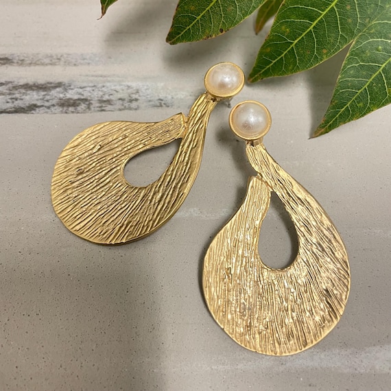 Boho Chic: Ethnic Gypsy Hoop Earrings in Silver-Plated Brass - 5387