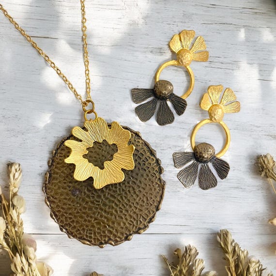 Bohemian Jewelry Set: 1 Necklace and 1 Pair of Earrings - 5581