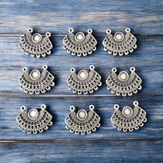 9  Pieces Antique Silver Plated Brass Bohemian Necklace Pendant - 7010