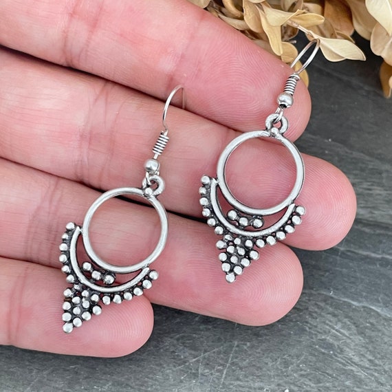 Hippie Vibes: Soho Finds Circle Earrings with Bohemian Flair - Turkish Jewelry. 5501-8150