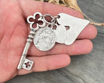 Antyczny naszyjnik boho z mosiądzu platerowanego srebrem – 7035