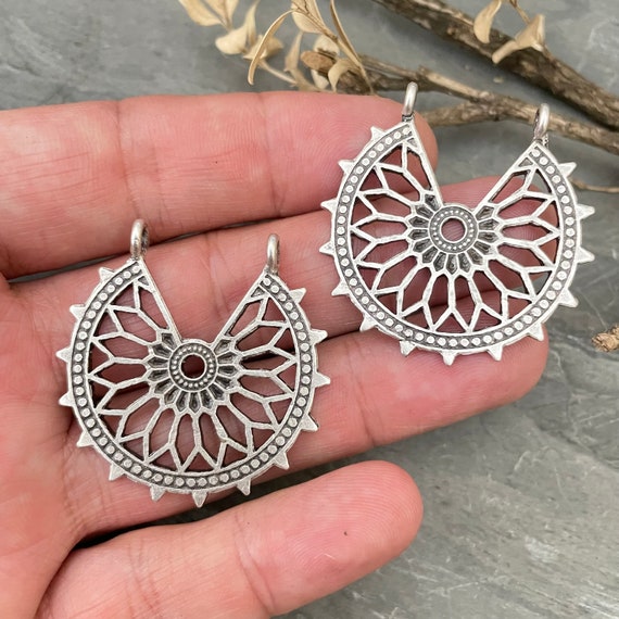 Antique Silver Boho Charms. Silver Plated Earring Parts. Bohemian Brass Earring Findings. (2 Pieces) - 8100