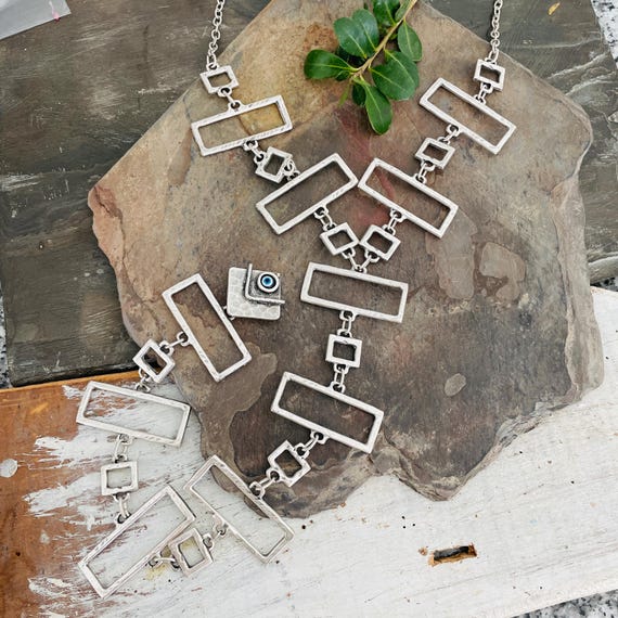 Bohemian Beaded Necklace - Colorful, Lightweight Statement Jewelry - 5487