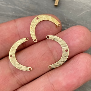 Brass Textured Crescent Earring Findings - Moon Pendant Charm - Jewelry Making Supplies - 3067