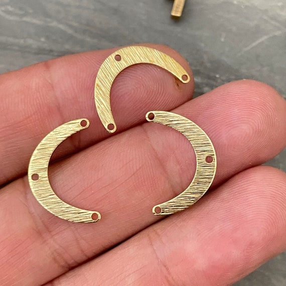 Brass Textured Crescent Earring Findings - Moon Pendant Charm - Jewelry Making Supplies - 3067