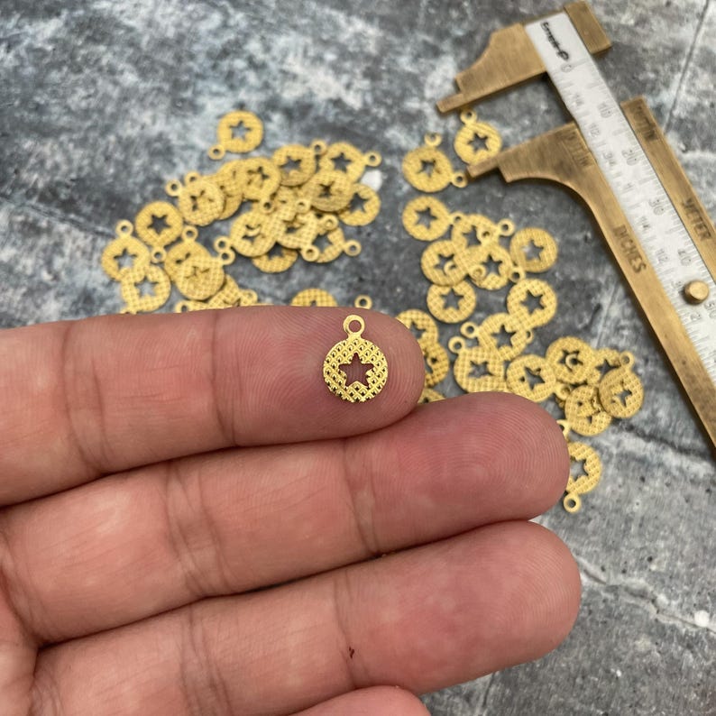 Pendientes de estrella redonda: accesorios de latón crudo - 3108 imagen 2