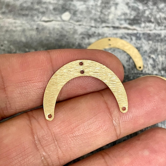 Brass Textured Crescent Earring Findings - Moon Pendant Charm - Jewelry Making Supplies - 3153