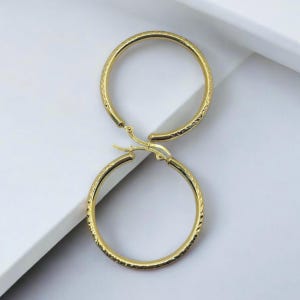 gold hoop earring, 14kt gold earring, diamond cut earring, dainty earring, gift for her