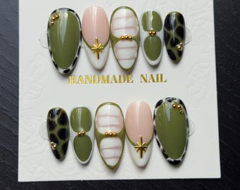 Künstliche Fingernägel zum Aufkleben „Print“ | Grün, Strass, Mandel | Chic | Wiederverwendbare Nägel | Nageldesign | 3D | Französisch | Weiß | Perlmutt | Gold