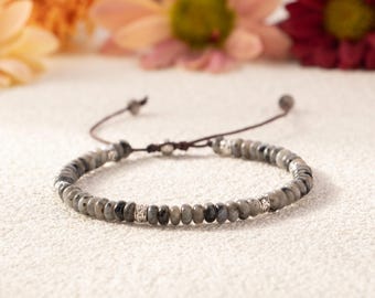 Labradorit Perlen Armband, natürlicher grauer Stein, verstellbare Makramee Schnur