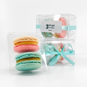 Party Macarons Favor Clear Box with 2 | Party Favor | Baby Shower | Kids Party | Bridal Shower | Wedding Favor Boxes | Personalized Stickers